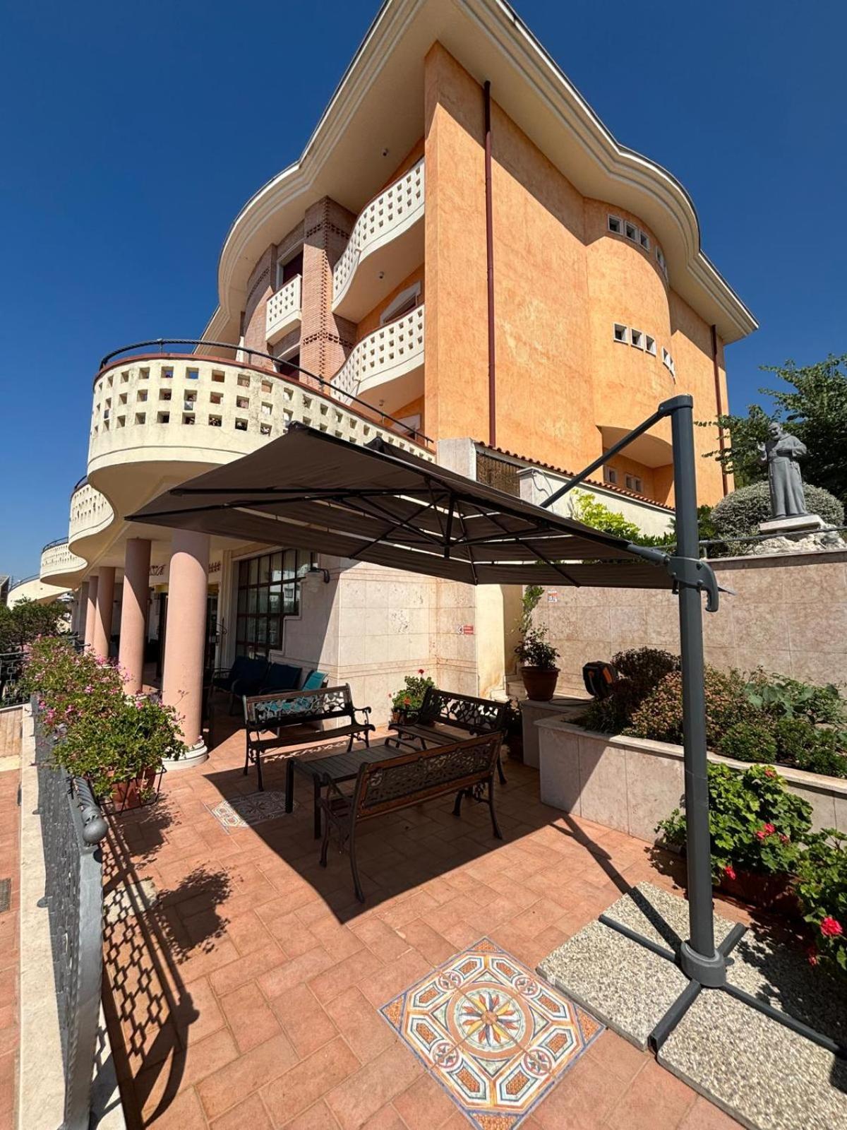 Valle Rossa Hotel 4*